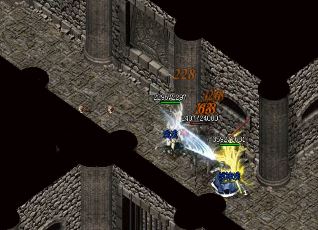 传奇中的道士衣服都是怎么打的 传奇中的道士衣服都是怎么打的